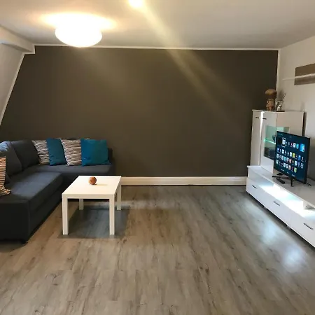 Schone, Helle Und Geraumige Innenstadtwohnung Apartment *