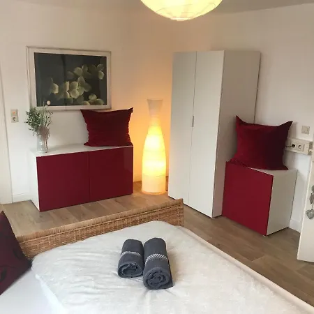 Schone, Helle Und Geraumige Innenstadtwohnung Apartment