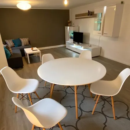 Apartment Schone, Helle Und Geraumige Innenstadtwohnung